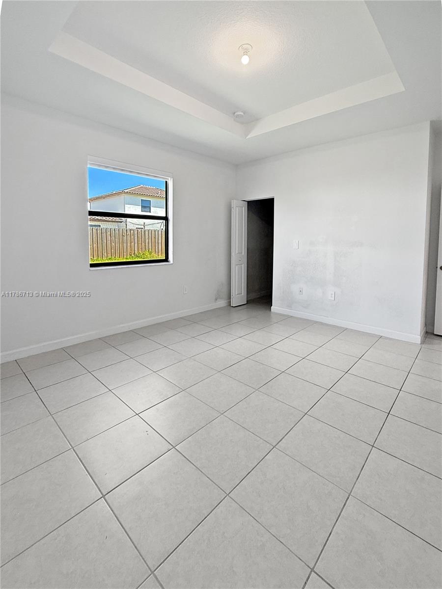 ESTATES AT SILVER PALM - Residential Lease