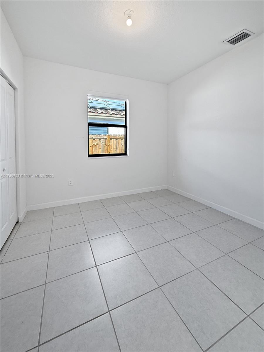 ESTATES AT SILVER PALM - Residential Lease