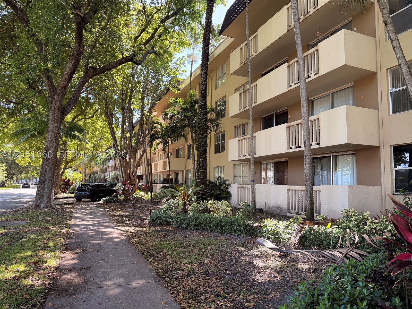 BAYVIEW PALMS CONDO - Residential Lease