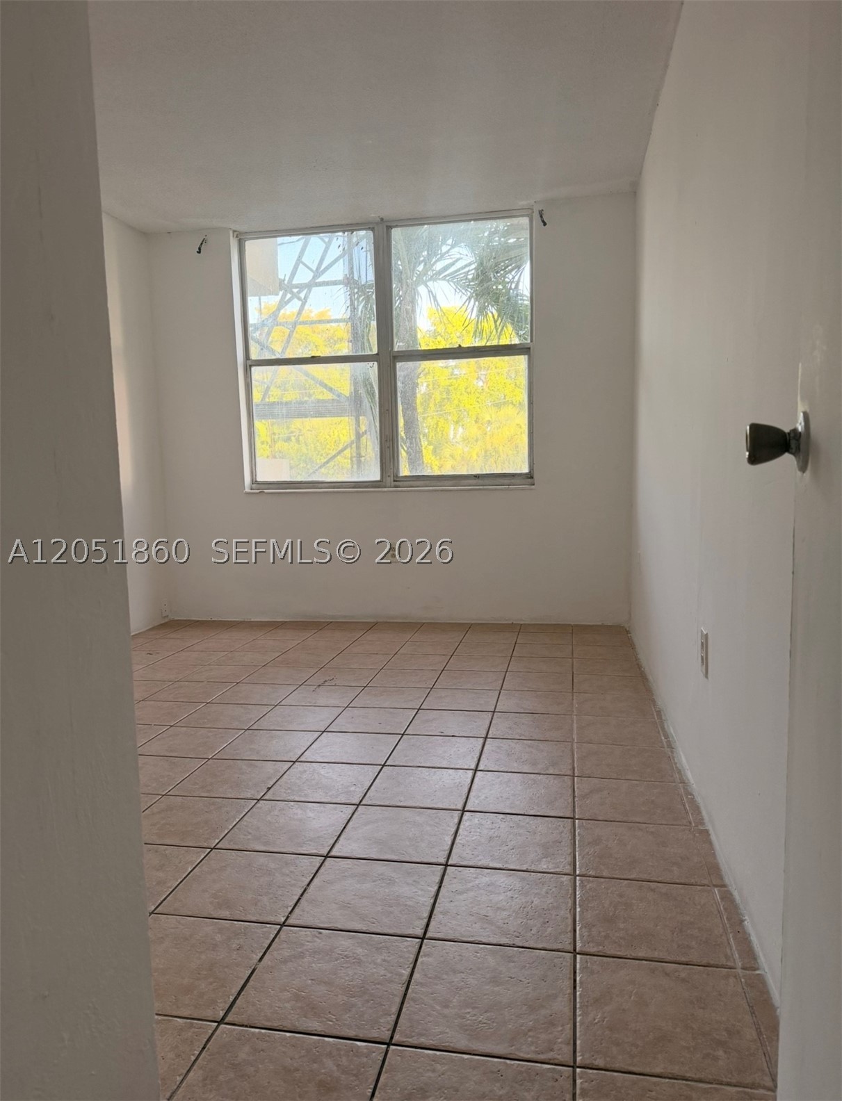 BAYVIEW PALMS CONDO - Residential Lease