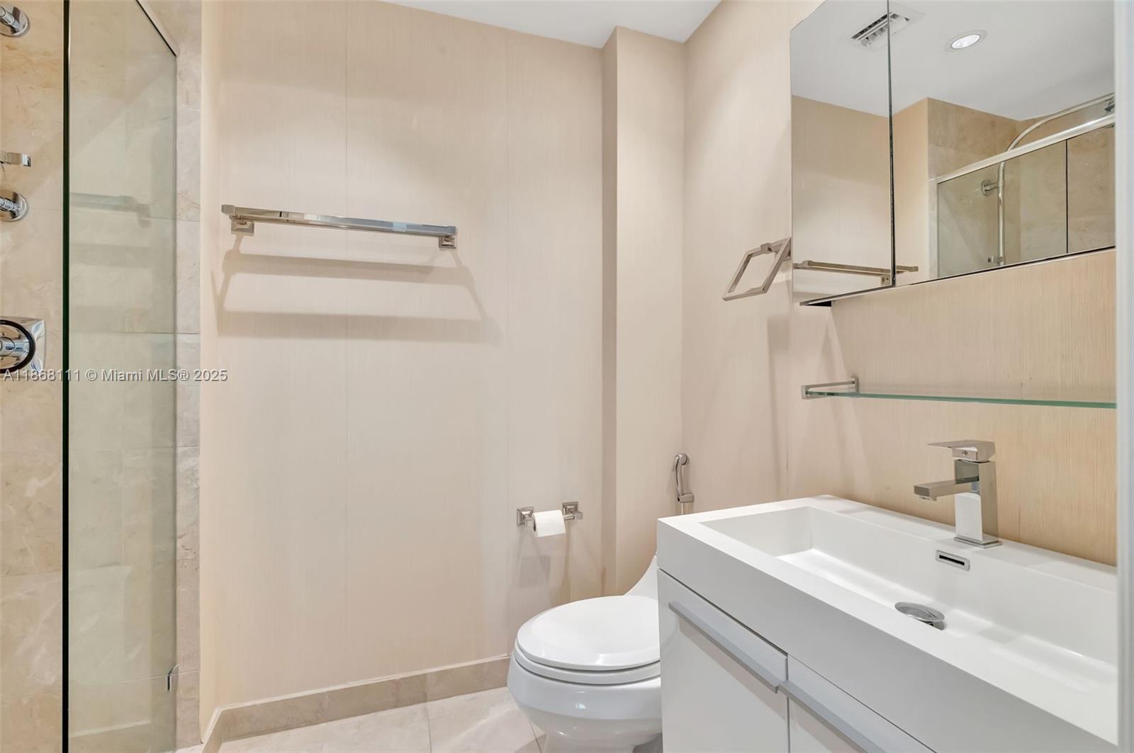 THREE TEQUESTA POINT COND - Residential