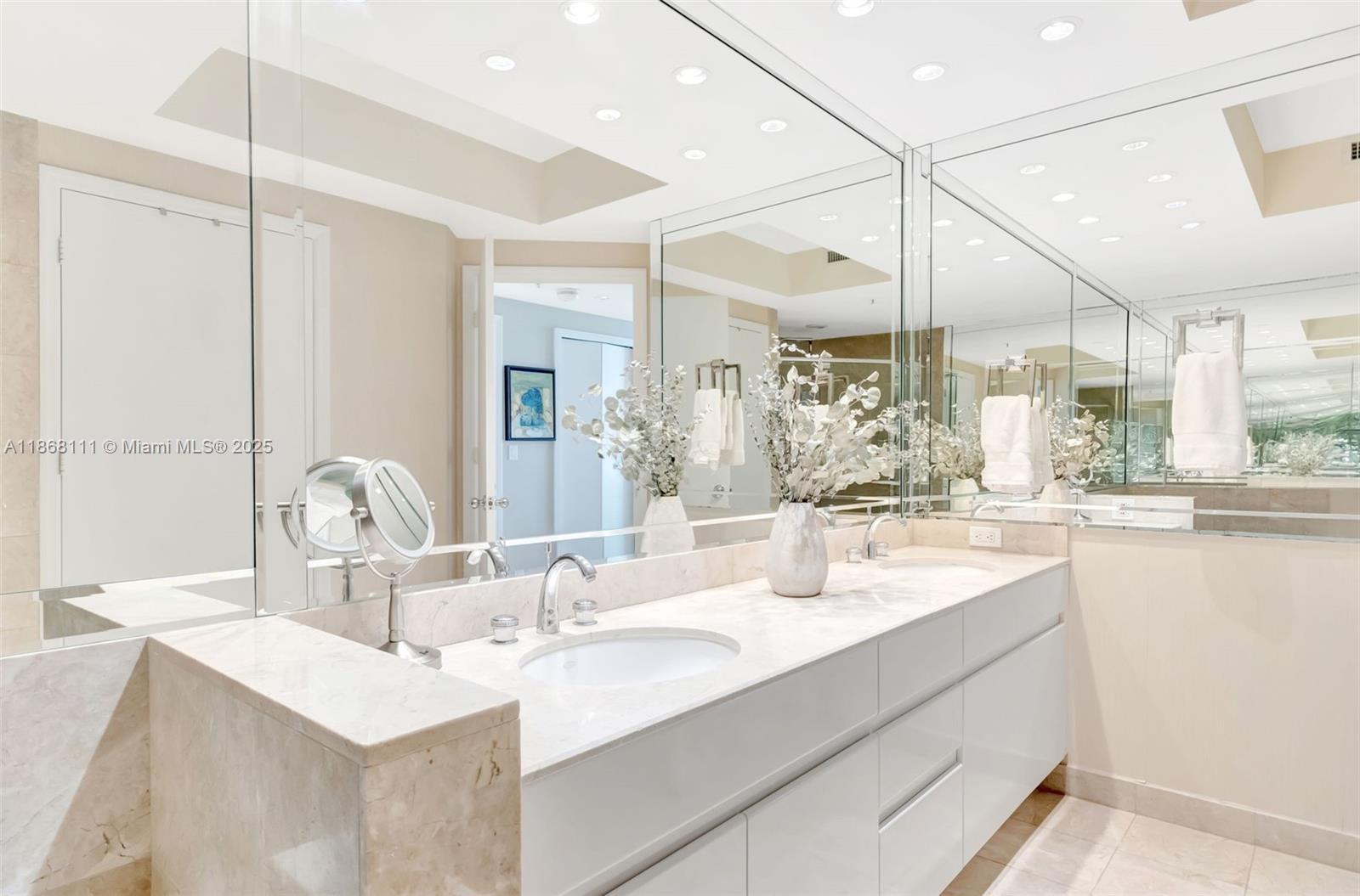 THREE TEQUESTA POINT COND - Residential