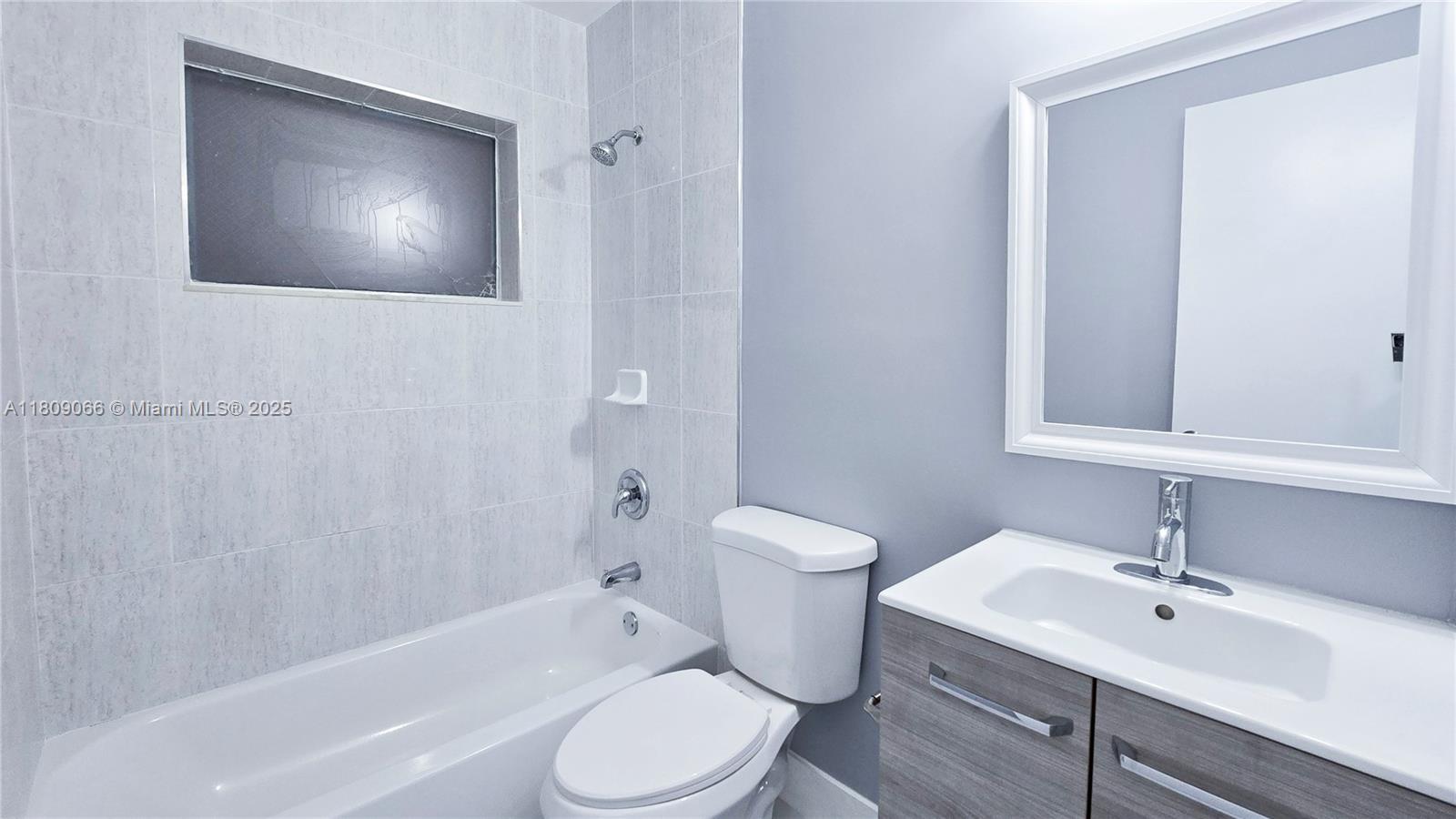 DEL REY PARK CONDO - Residential Lease