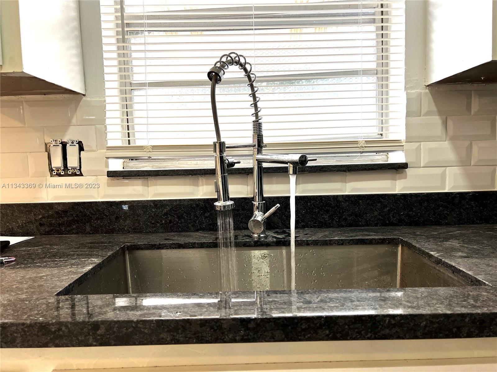 HOLLYWOOD HILLS EAST COND - Residential Lease