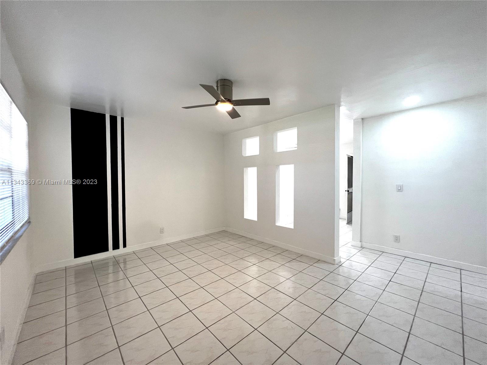 HOLLYWOOD HILLS EAST COND - Residential Lease