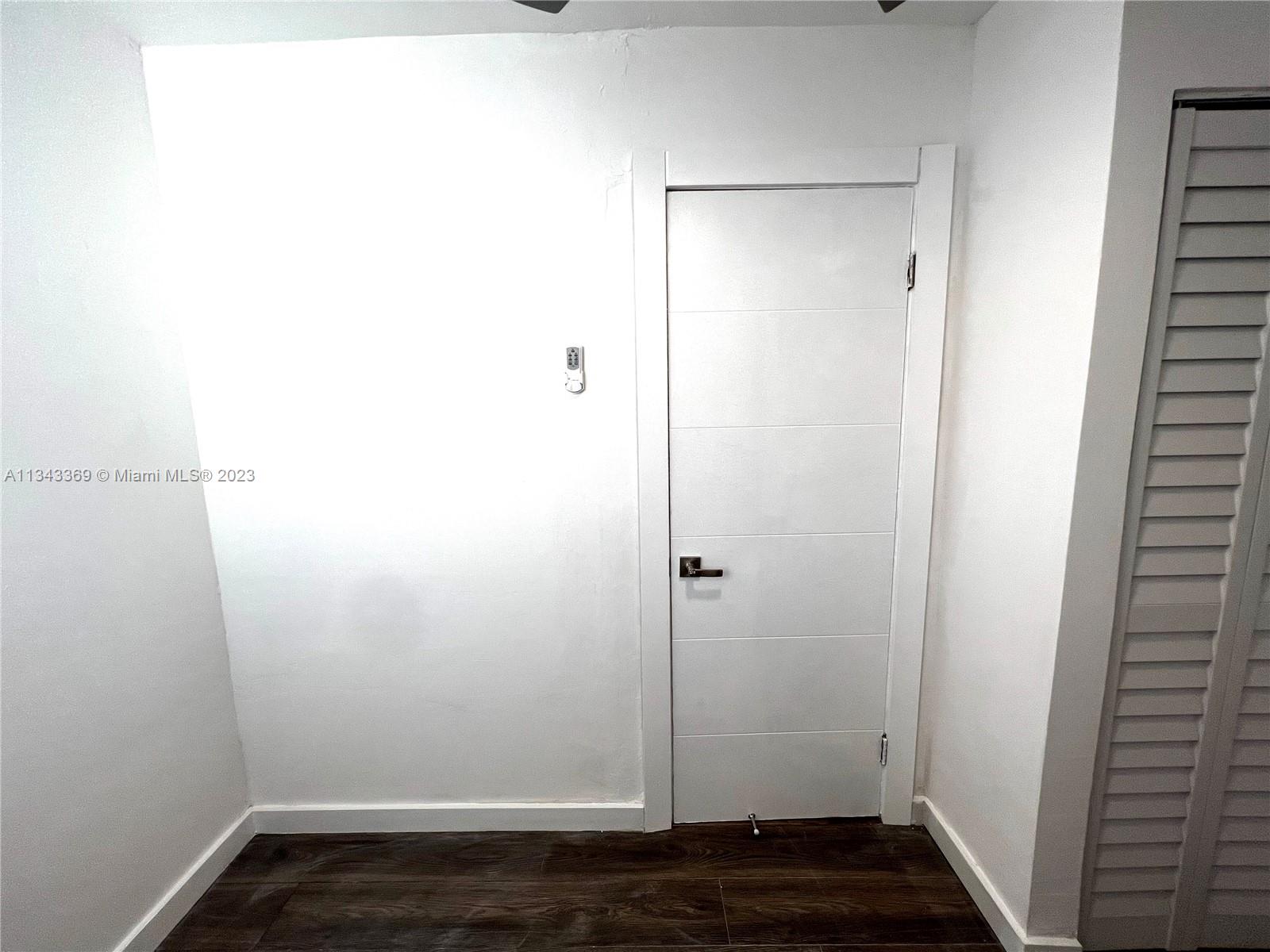 HOLLYWOOD HILLS EAST COND - Residential Lease