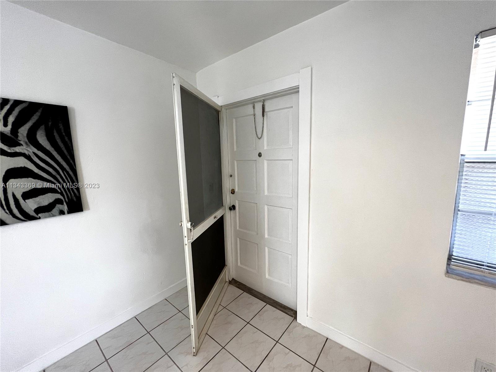 HOLLYWOOD HILLS EAST COND - Residential Lease