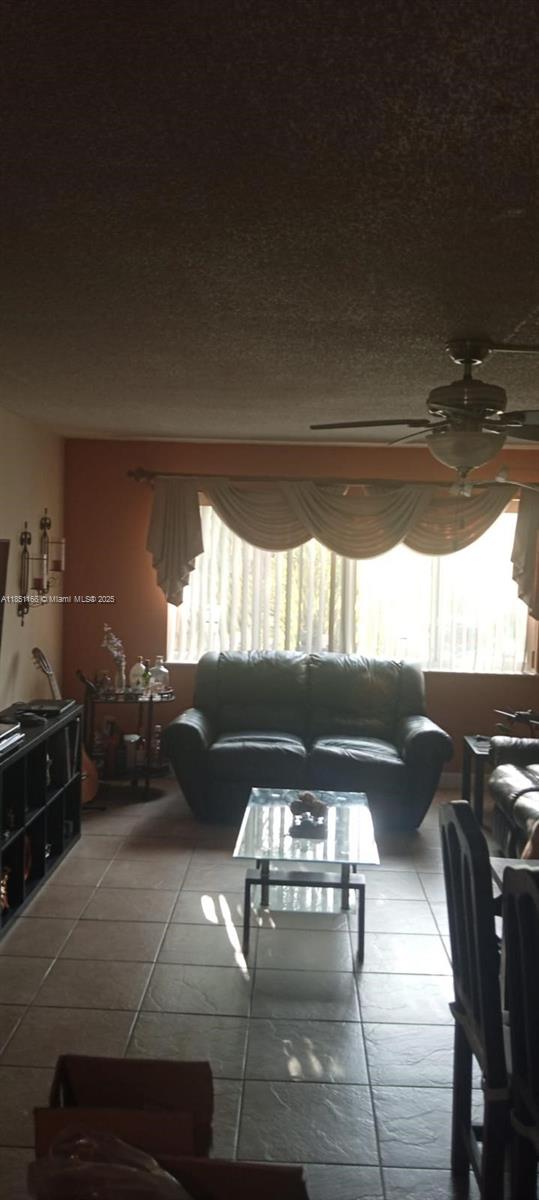 NARANJA LAKES CONDO NO 5 - Residential