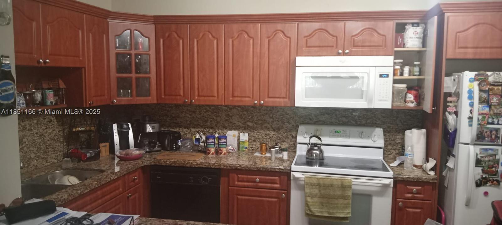 NARANJA LAKES CONDO NO 5 - Residential