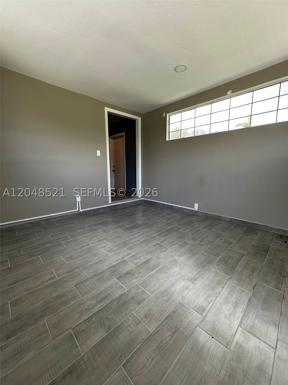 PALMLEE PARK - Residential Lease