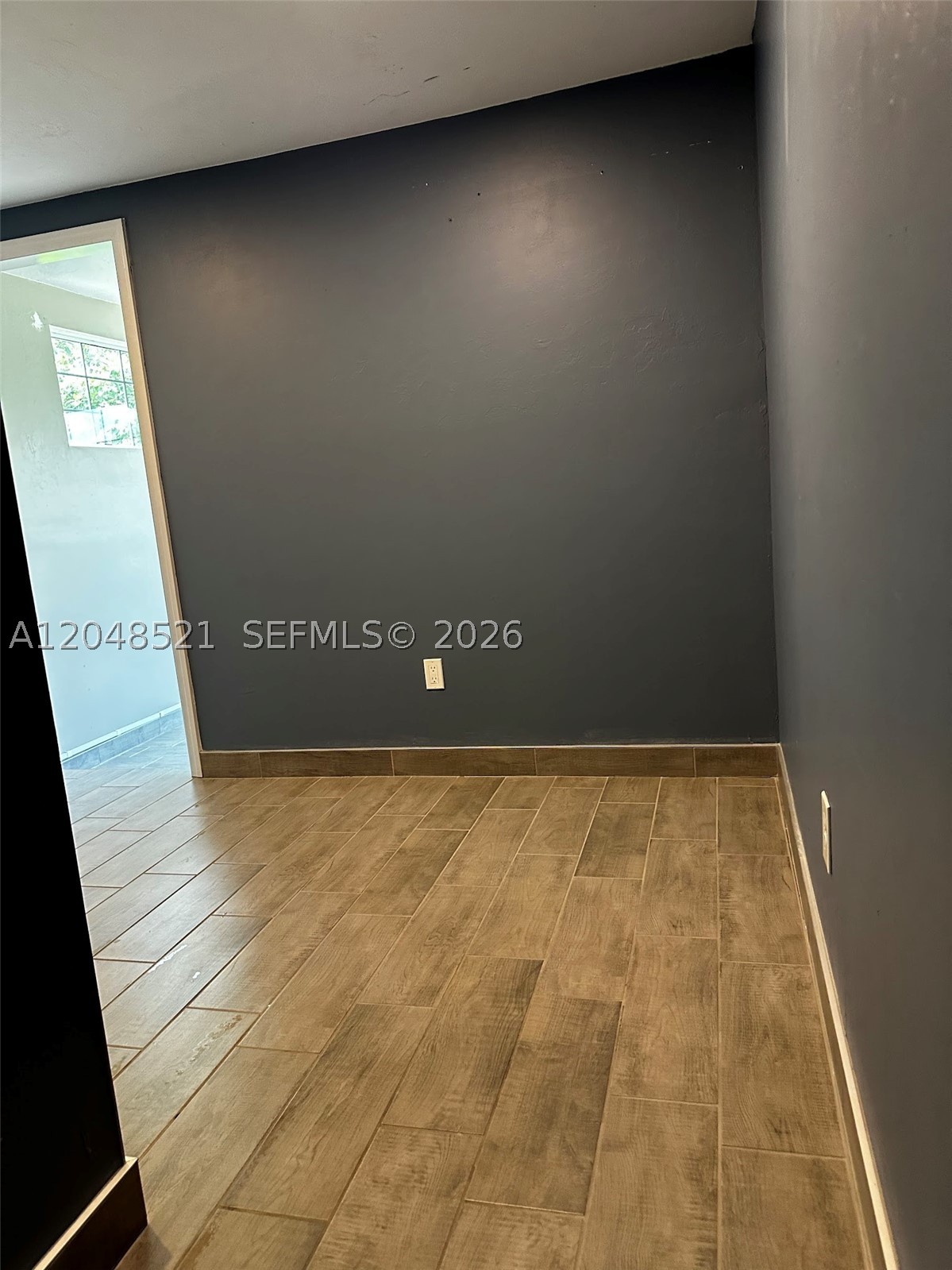 PALMLEE PARK - Residential Lease