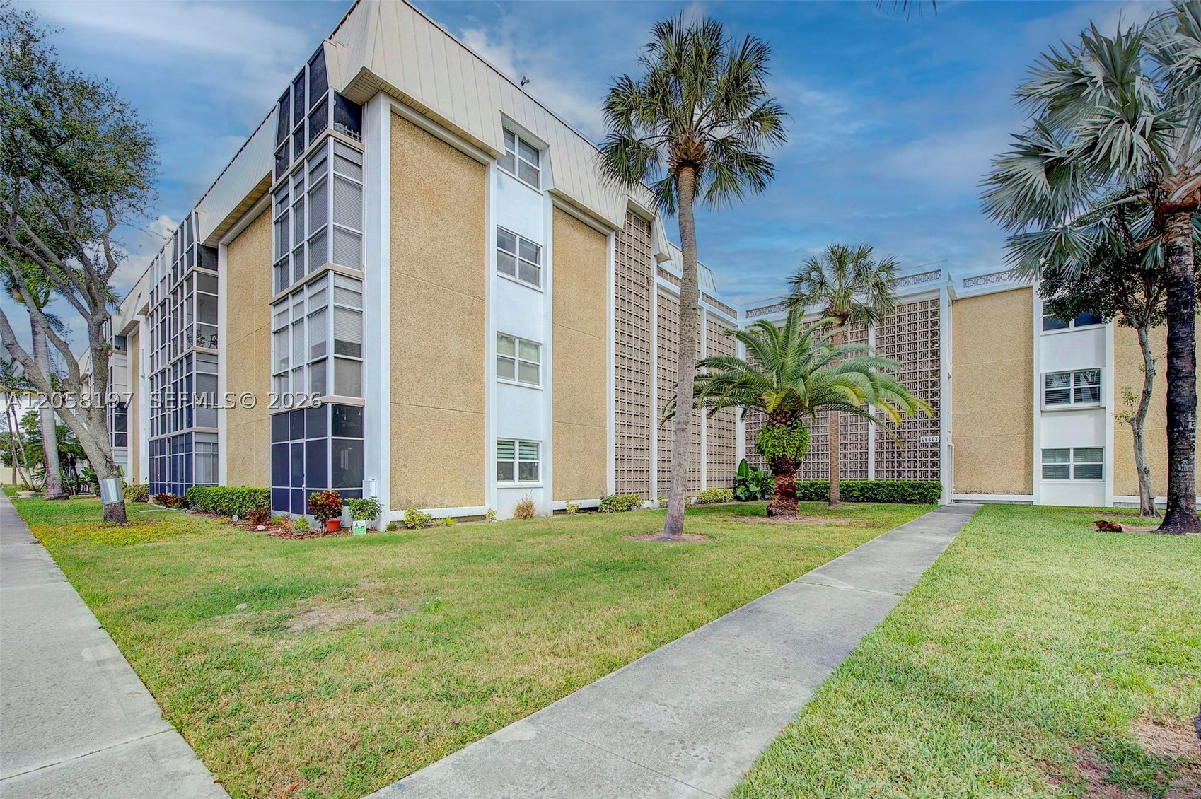RIVER SHORES CONDO - Residential
