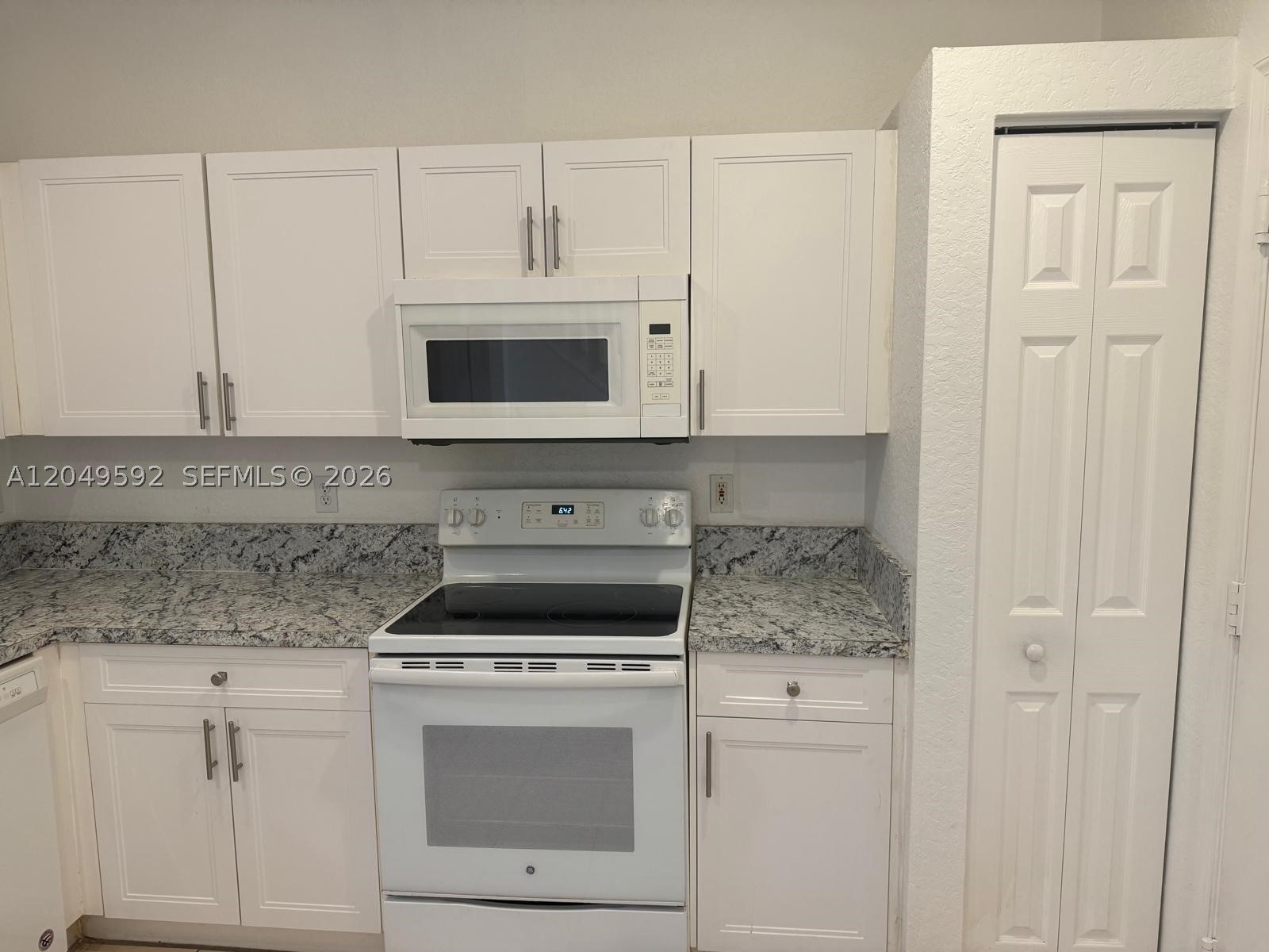 PINE BAY - Residential Lease
