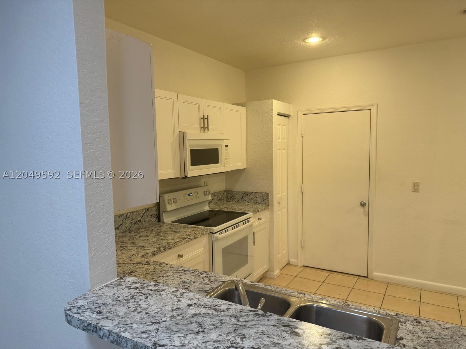 PINE BAY - Residential Lease