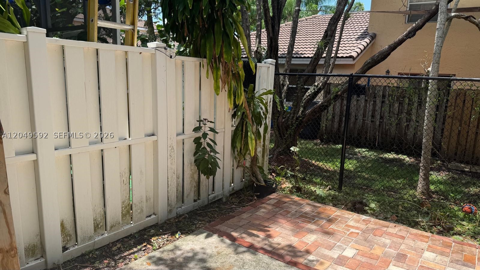 PINE BAY - Residential Lease