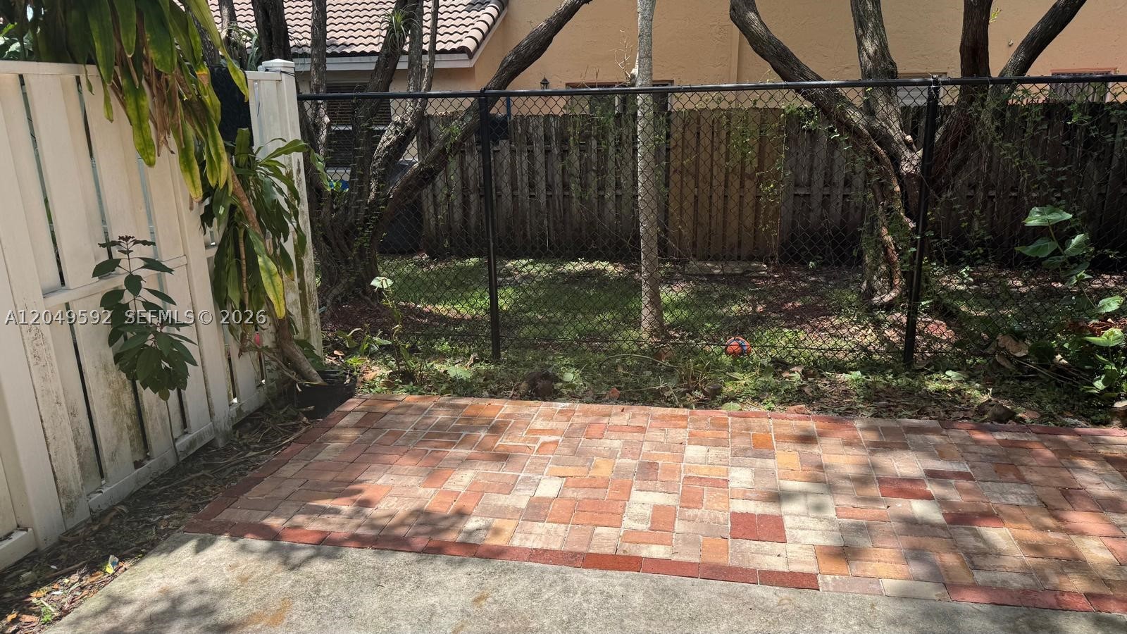PINE BAY - Residential Lease