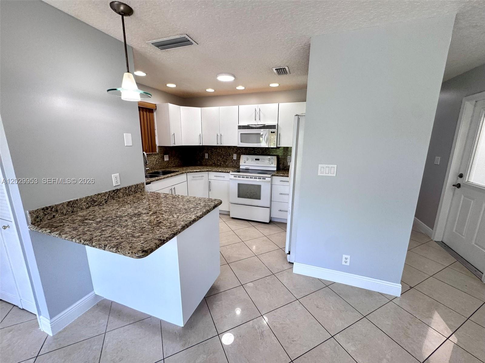 GARDNER VILLAS - Residential Lease