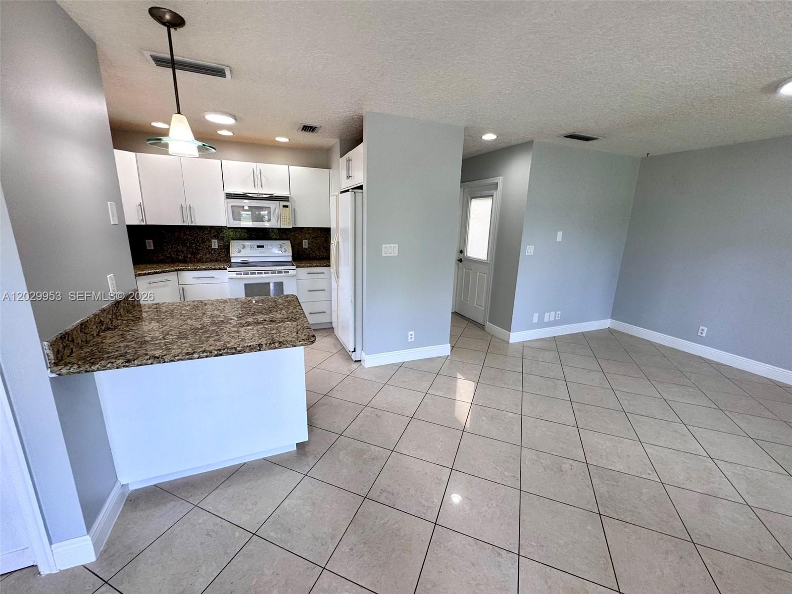 GARDNER VILLAS - Residential Lease