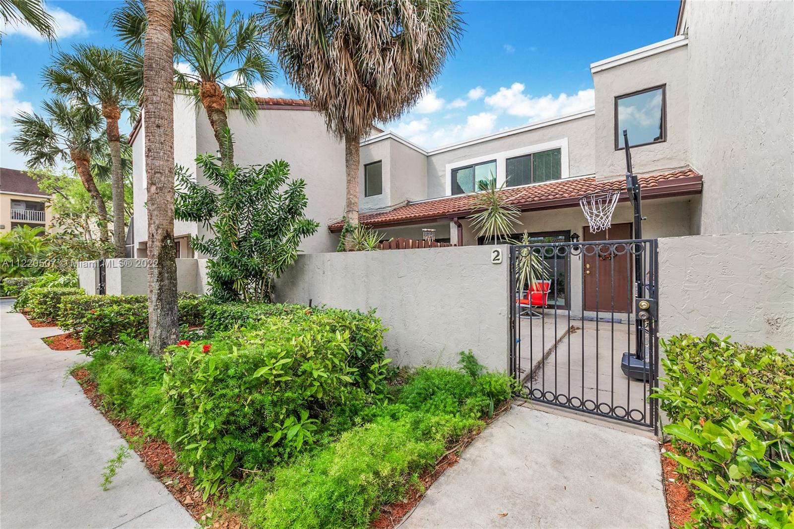 PALM POINT AT THE HAMMOCKS - Residential Lease
