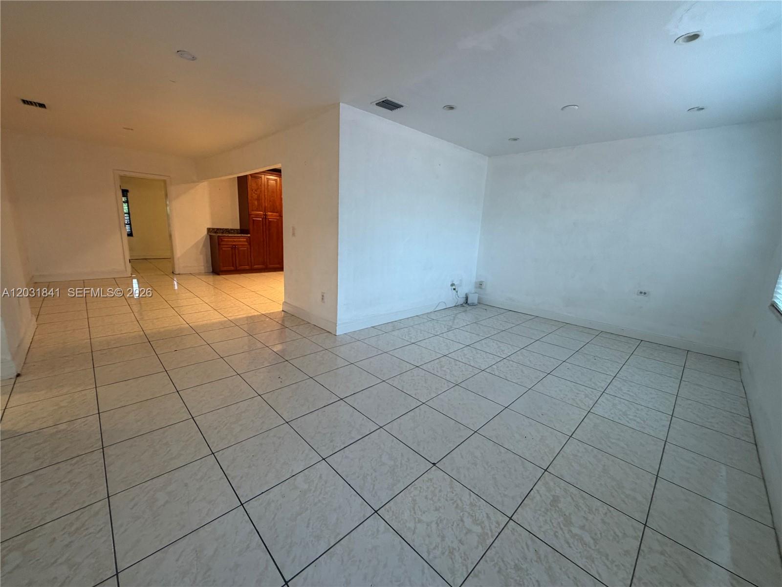 CORAL VILLAS REV - Residential Lease