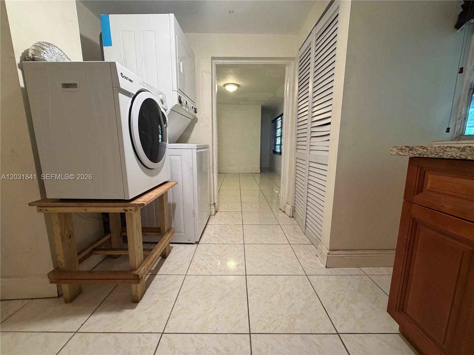 CORAL VILLAS REV - Residential Lease