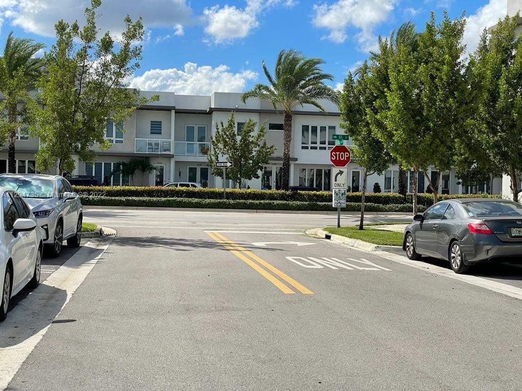 LANDMARK AT DORAL CENTRAL - Residential Lease