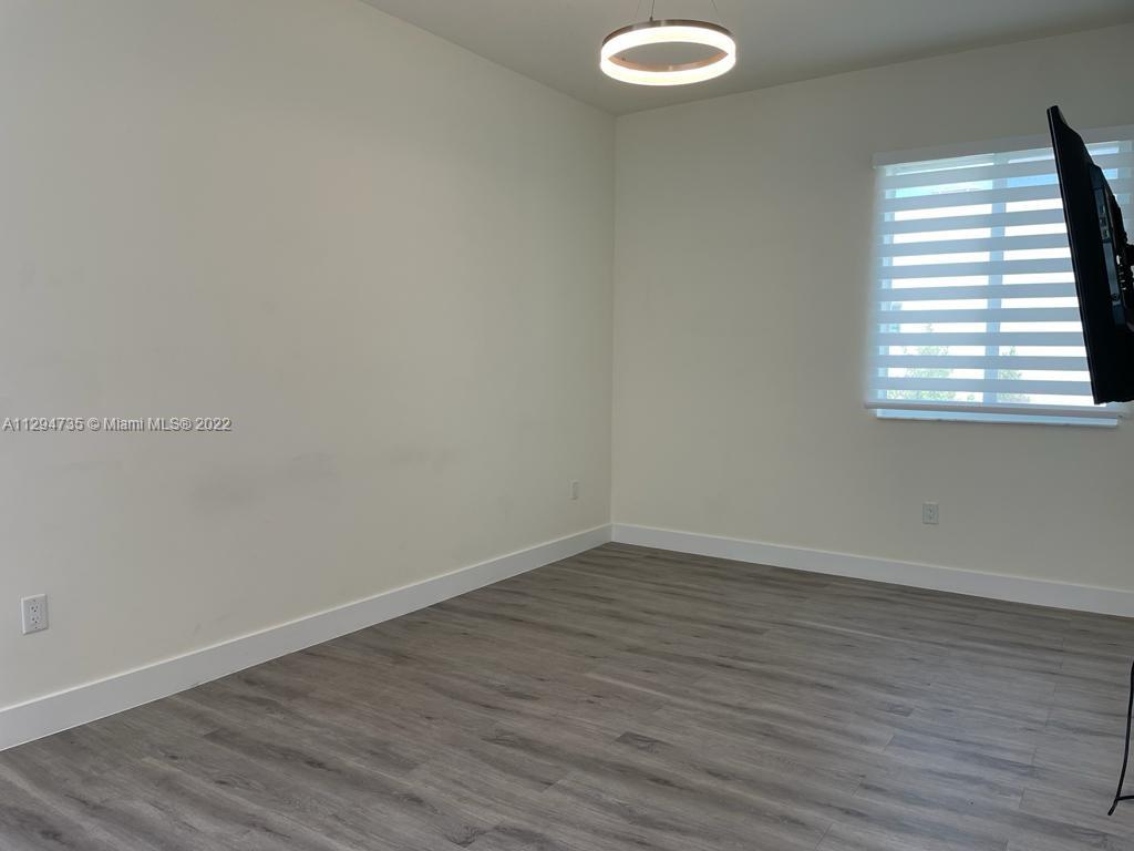 LANDMARK AT DORAL CENTRAL - Residential Lease