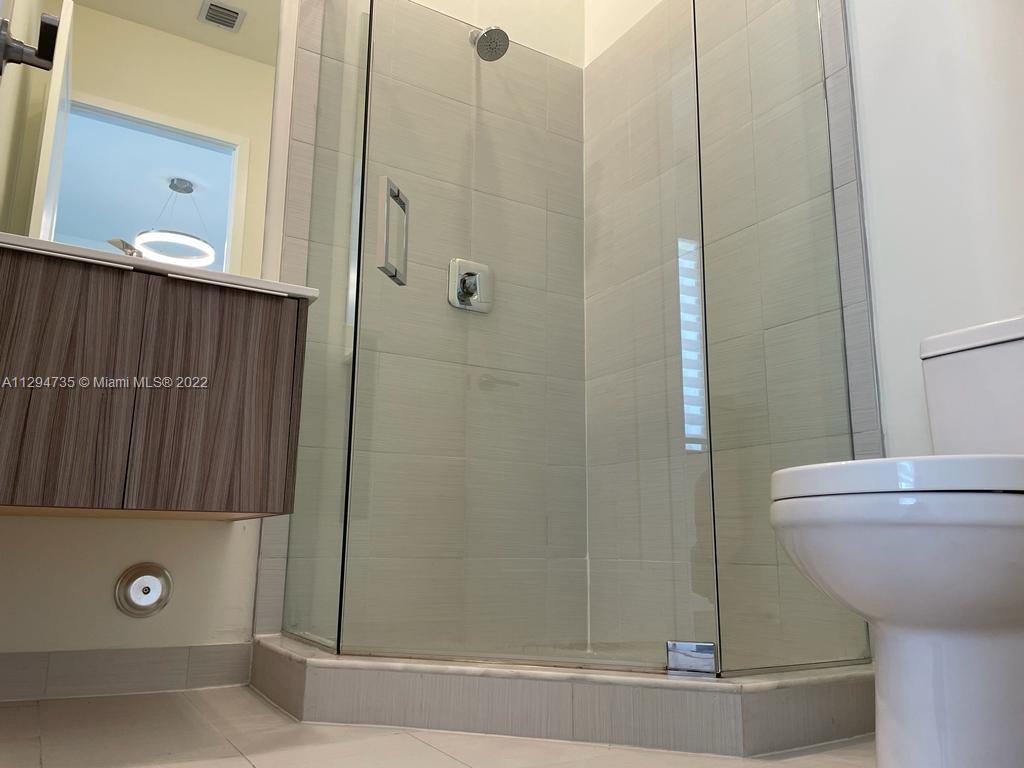LANDMARK AT DORAL CENTRAL - Residential Lease