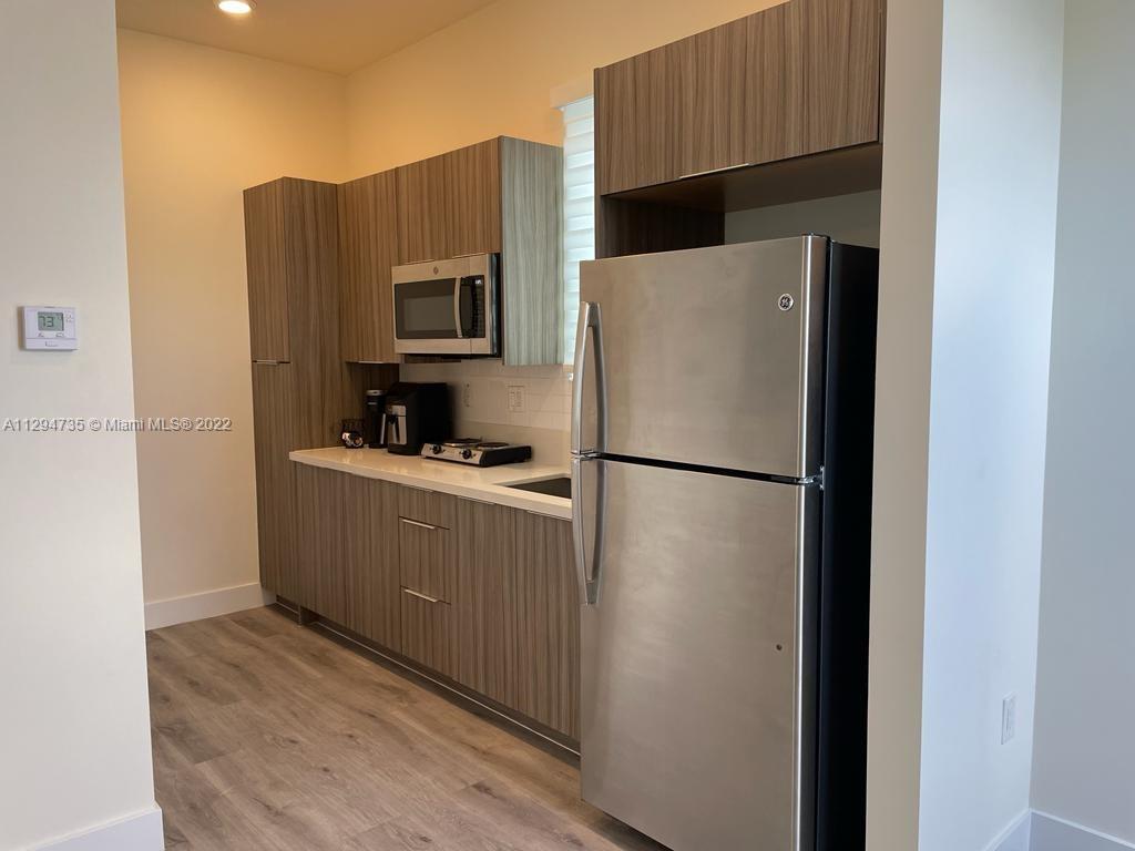 LANDMARK AT DORAL CENTRAL - Residential Lease