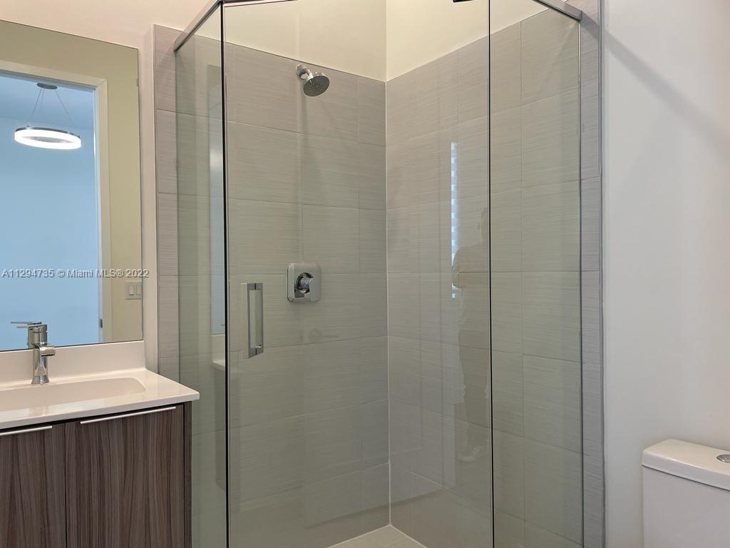 LANDMARK AT DORAL CENTRAL - Residential Lease