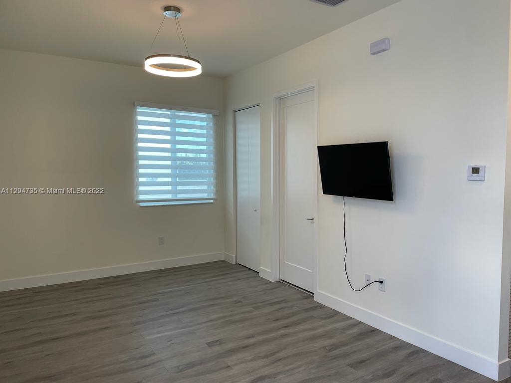 LANDMARK AT DORAL CENTRAL - Residential Lease