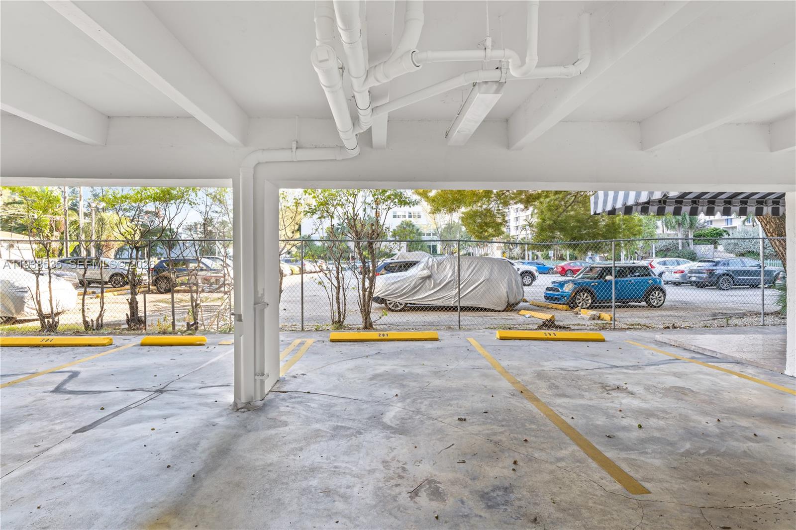 WEST OAKS CONDO - Residential