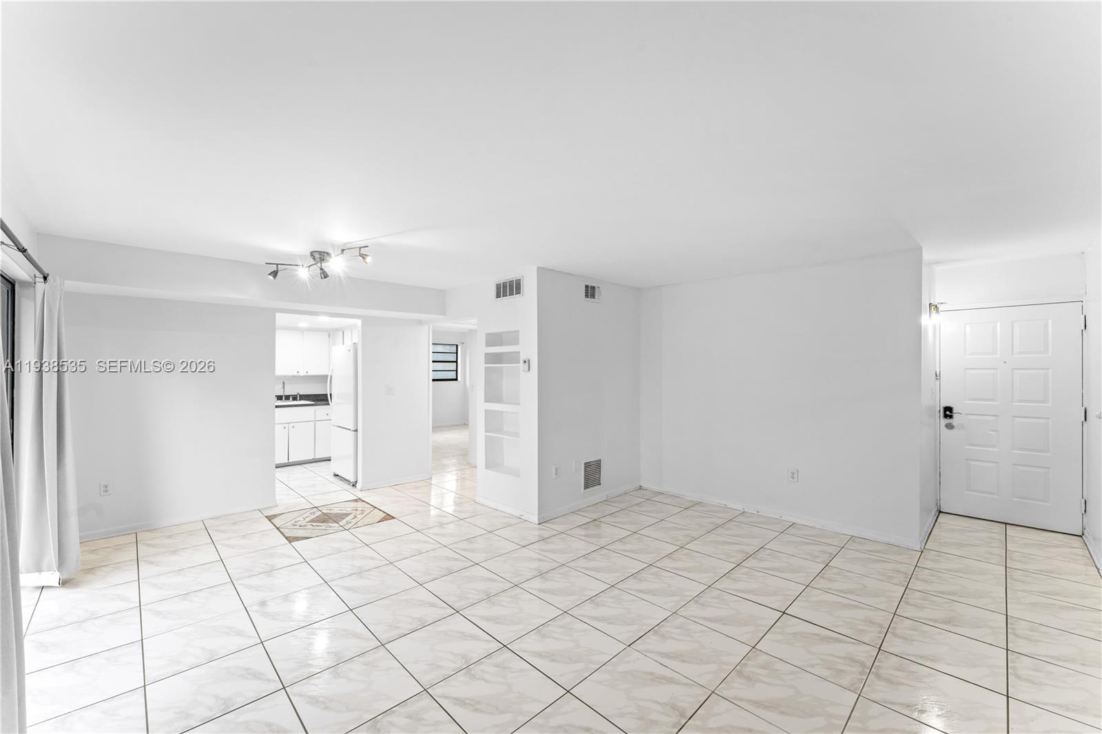 WEST OAKS CONDO - Residential