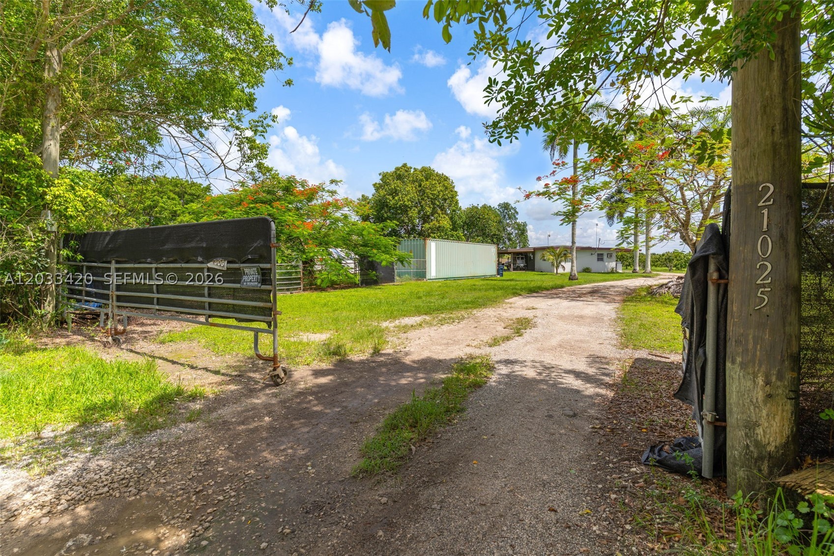 REDLAND COMPOUUND - Residential