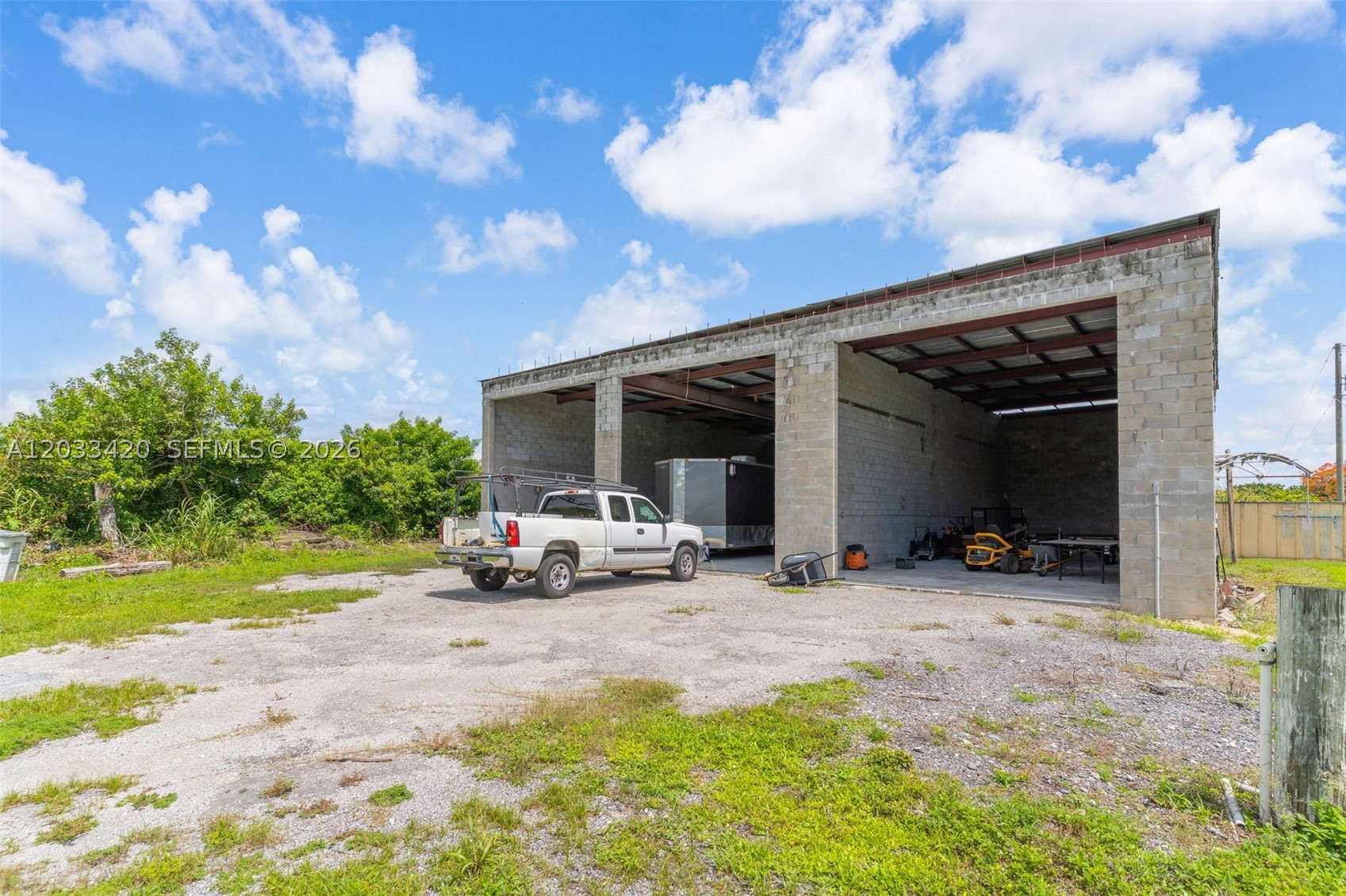 REDLAND COMPOUUND - Residential