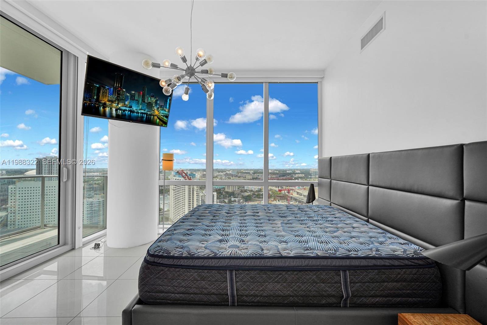 PARAMOUNT MIAMI WORLDCENT - Residential