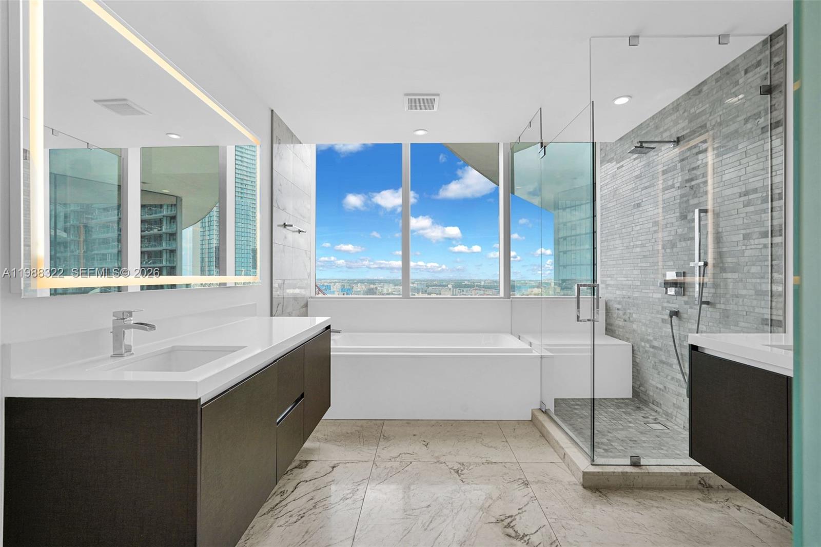 PARAMOUNT MIAMI WORLDCENT - Residential