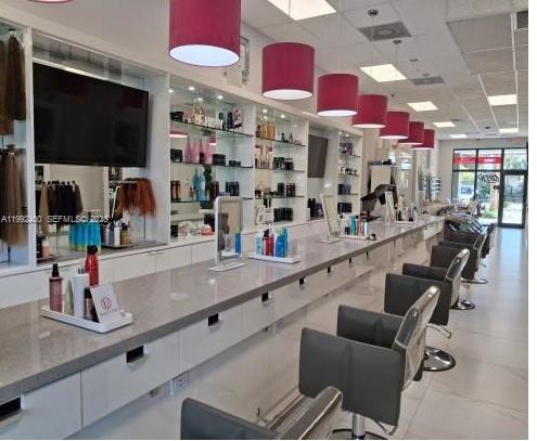 Elegant CASTLE PREMIUM BEAUTY PARLOR is looking for a QUEEN to take care of it.
It has 12 beautiful hairdressing chairs, three nail stations, two queen chairs, three shampoo chairs, and a bar. All electrical wiring is individual and up to code. Excellent location, two entrances, two sub-rented salons. Financial information available.
