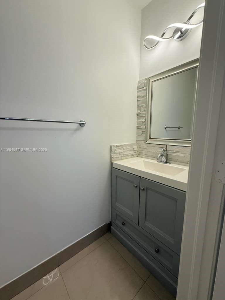 SILVER LAKES PHASE III - Residential Lease
