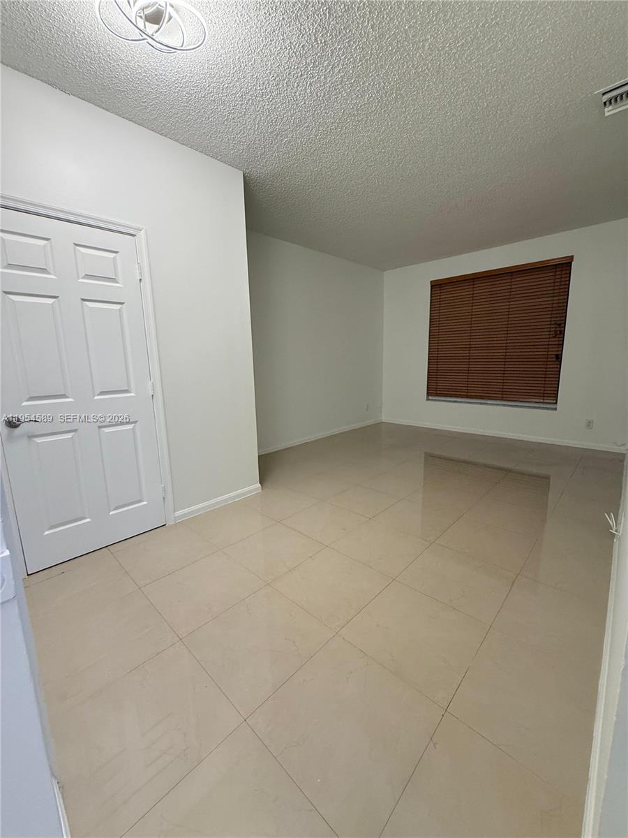 SILVER LAKES PHASE III - Residential Lease