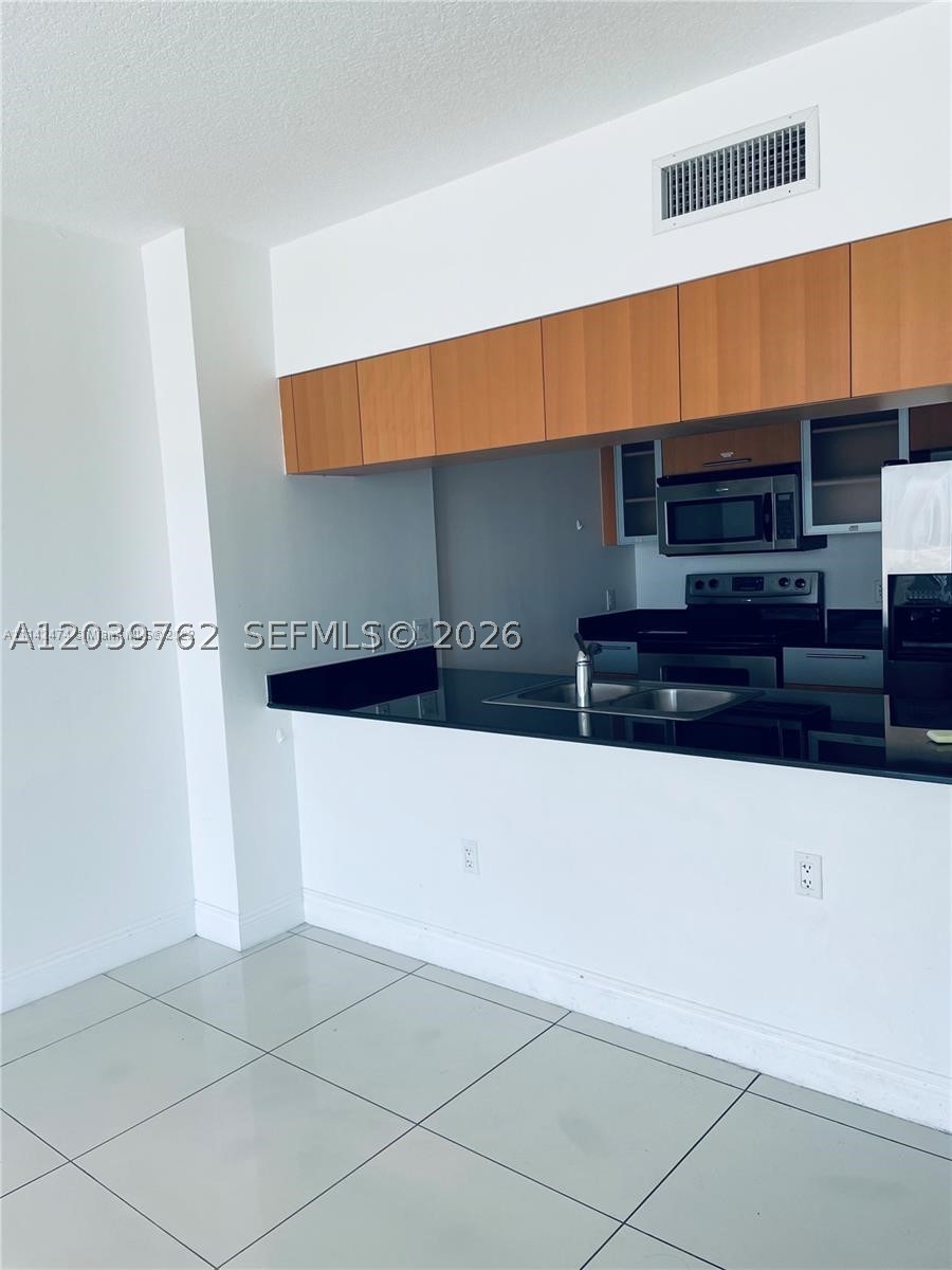 OPERA TOWER CONDO - Residential