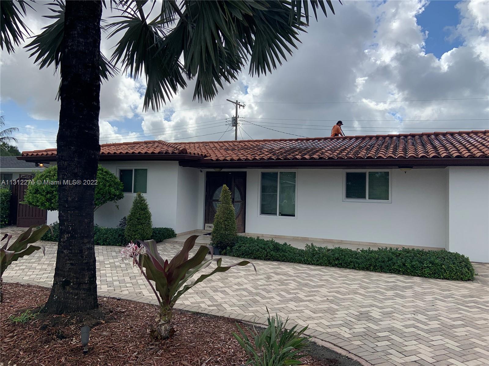 SUNRISE MNR - Residential Lease