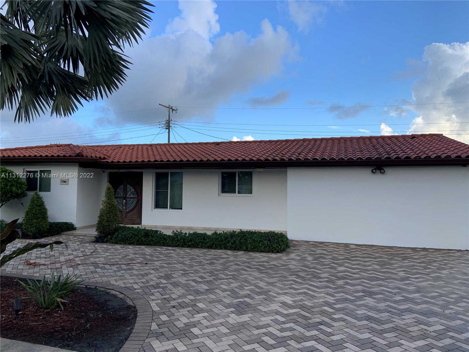 S 4 BR + family room/ 3 BA completely updated and beautifully BBQ are next to the saltwater pool, in desirable WestChester neighborhood, .Huge master bedroom suite features sizable marble bathroom with double shower heads, plus walk-in closet. only a few minutes from the Airport, Coral Gables, Dolphin Mall, and Dadeland Mall.