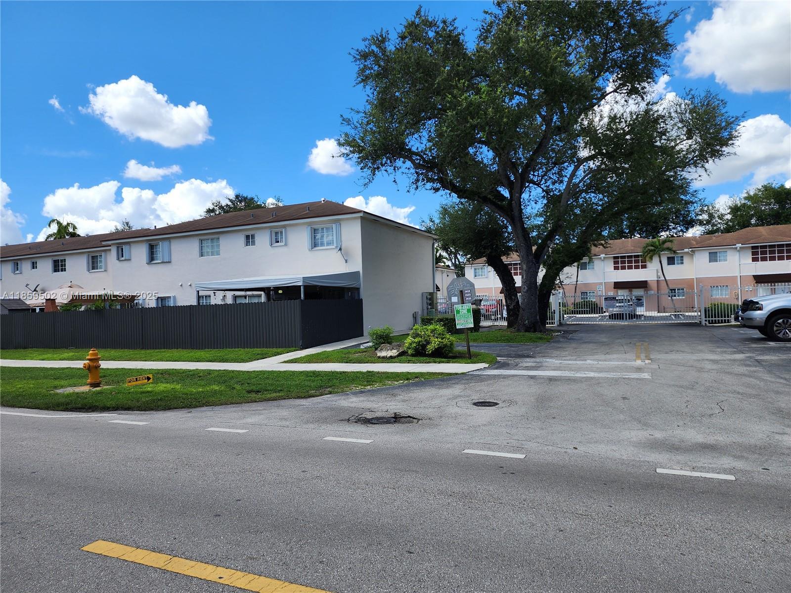 KENDALL PALMS A CONDO - Residential Lease