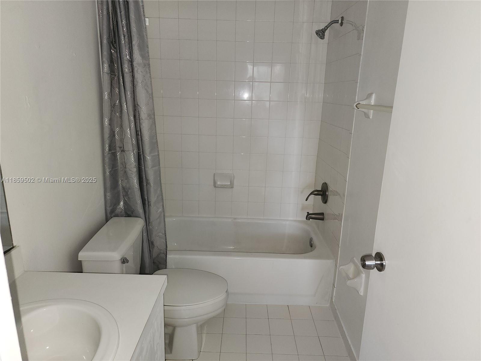 KENDALL PALMS A CONDO - Residential Lease
