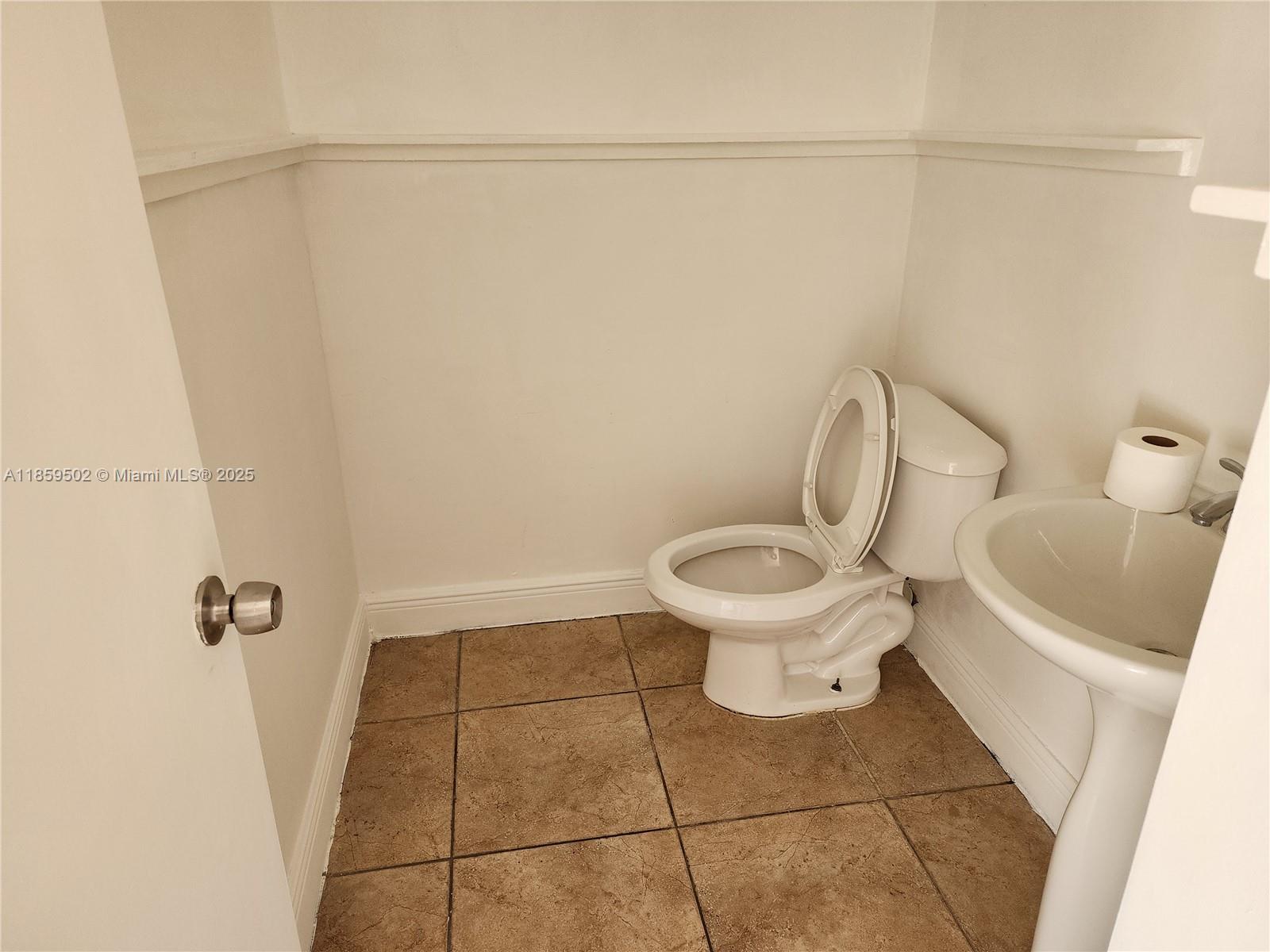 KENDALL PALMS A CONDO - Residential Lease