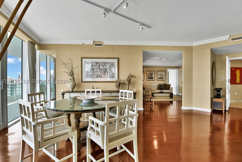 TOWERS OF PORTO VITA-SOUT - Residential Lease