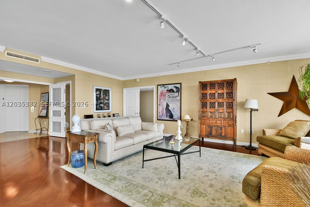 TOWERS OF PORTO VITA-SOUT - Residential Lease