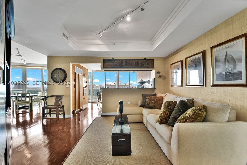 TOWERS OF PORTO VITA-SOUT - Residential Lease