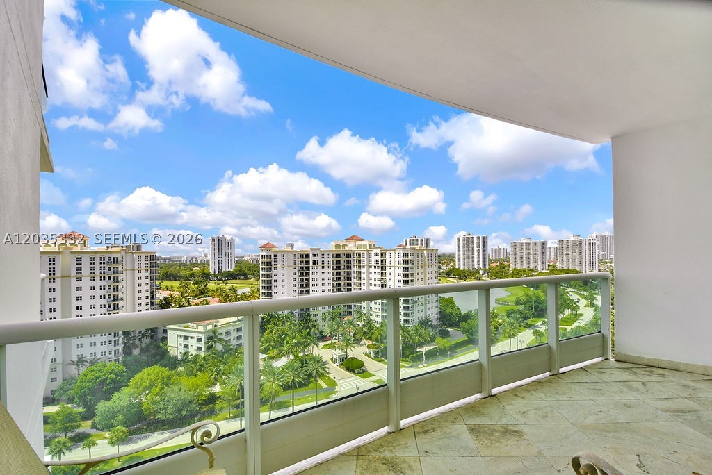 TOWERS OF PORTO VITA-SOUT - Residential Lease